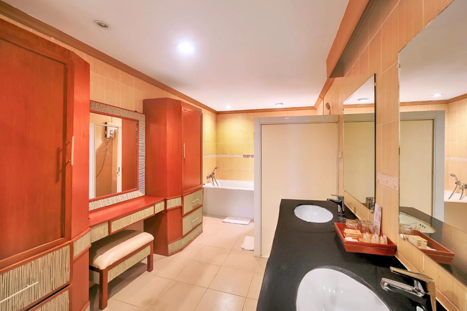 Whiterock And Waterpark Resort 3*