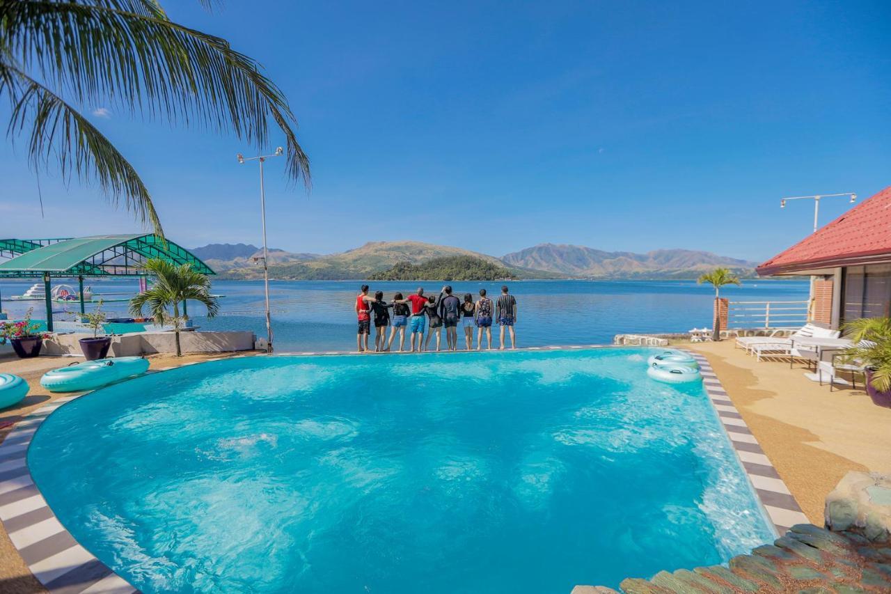 Whiterock And Waterpark Resort Subic Bay