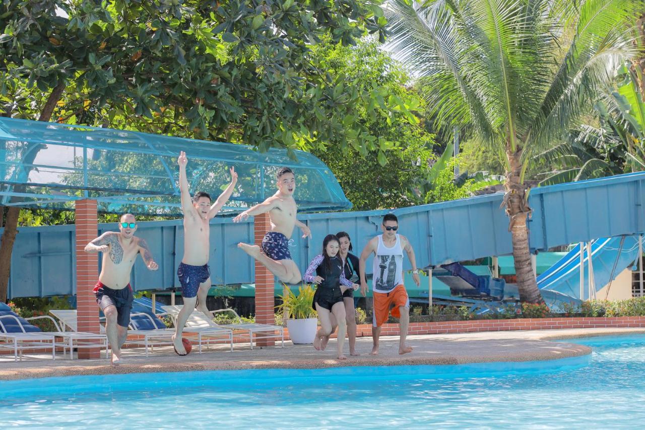 Whiterock And Waterpark